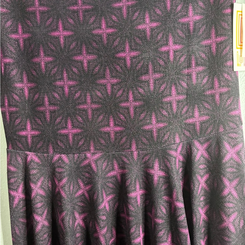 Elegant Black and Pink Patterned Dress Medium - Picture 2 of 3